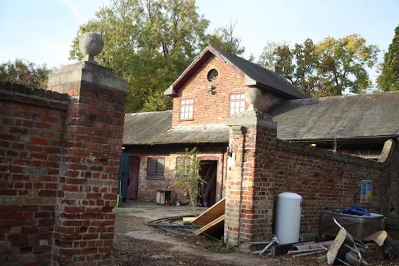 Stable / Outbuildings at St Neots Grand estate, A1422 (photo 67)