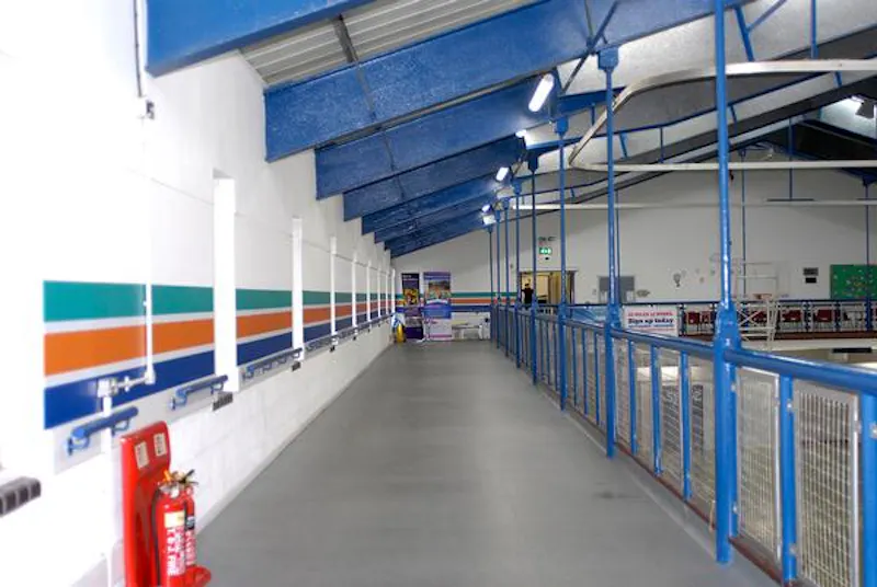 Leisure Centre close to Elstree Studios., V153 (photo 34)