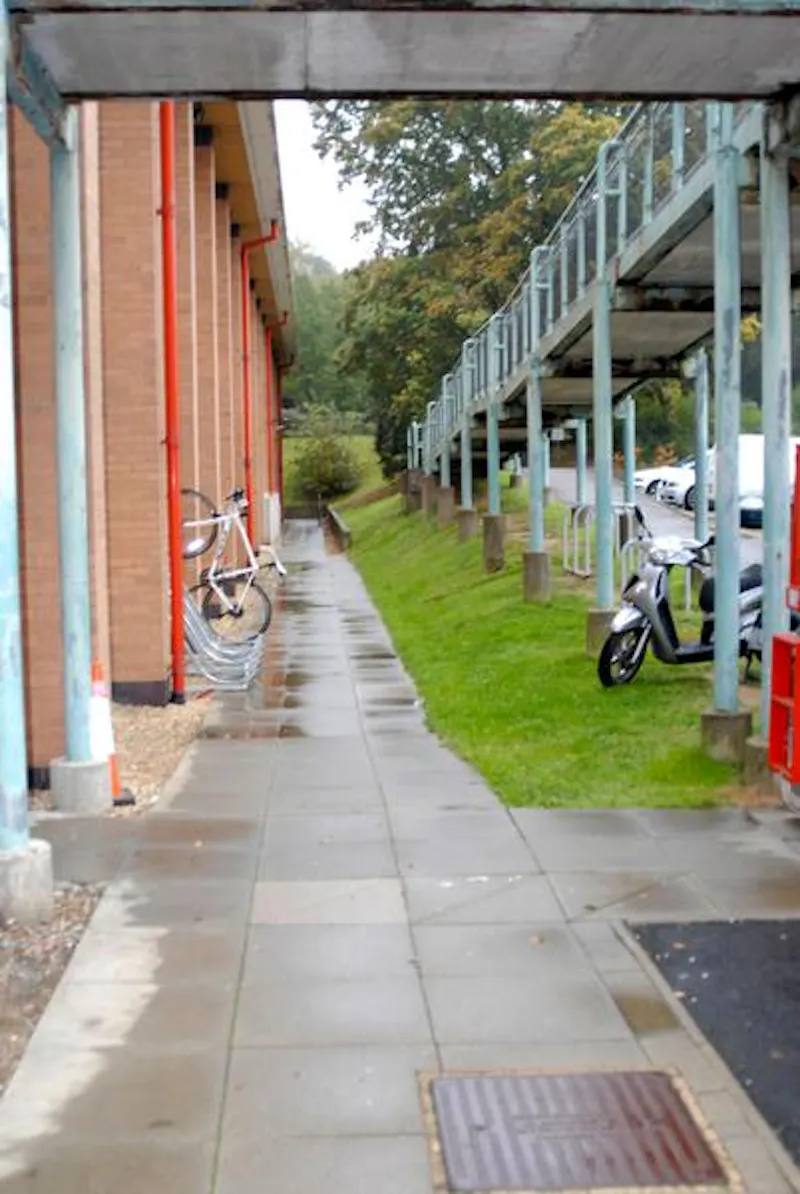 Leisure Centre close to Elstree Studios., V153 (photo 35)