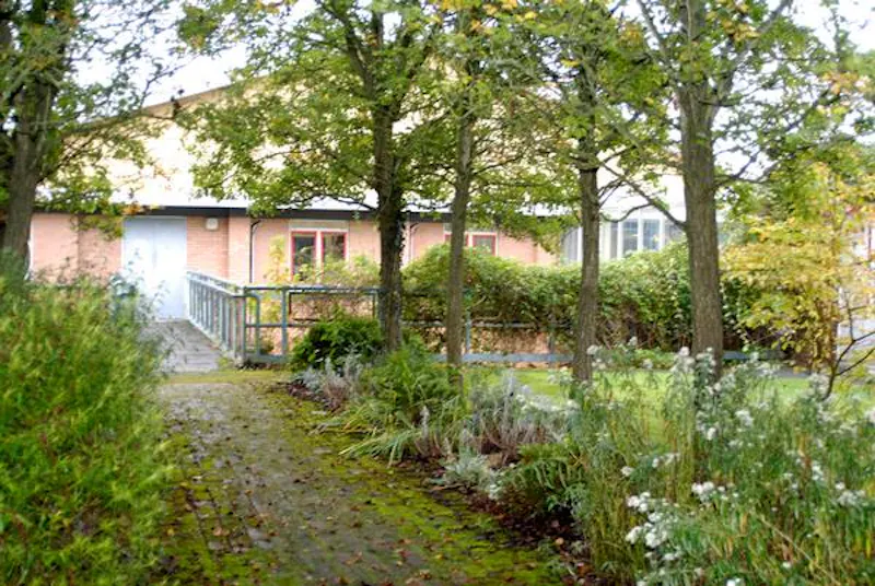 Leisure Centre close to Elstree Studios., V153 (photo 45)