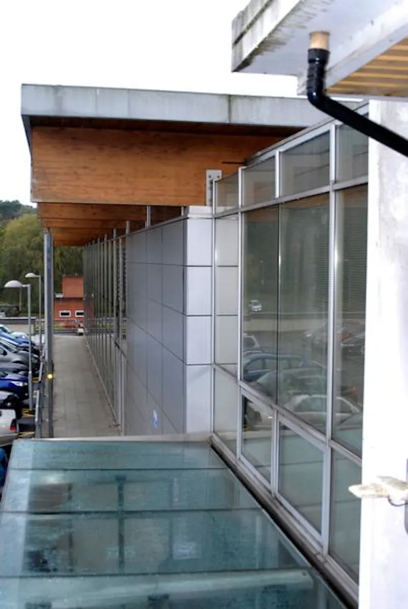 Leisure Centre close to Elstree Studios., V153 (photo 53)