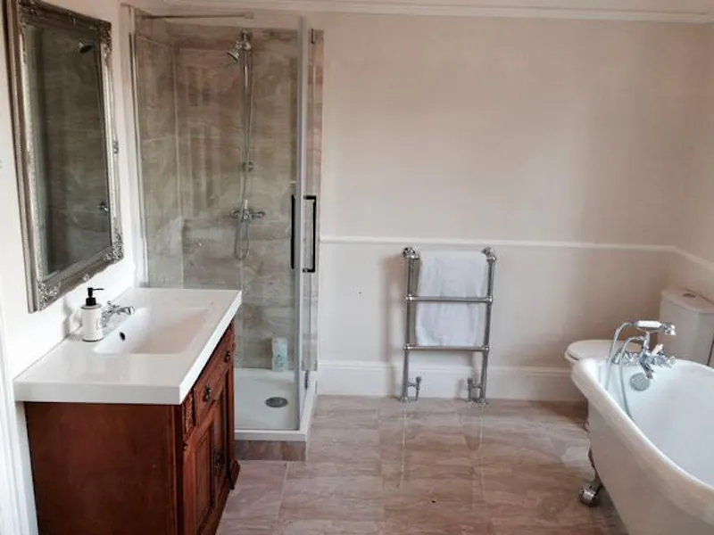 Bathroom at Totton Manor house, B1757 (photo 10)