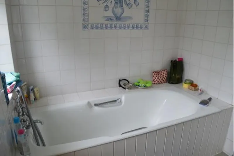 Bath at Family house in Dulwich, E440 (photo 30)