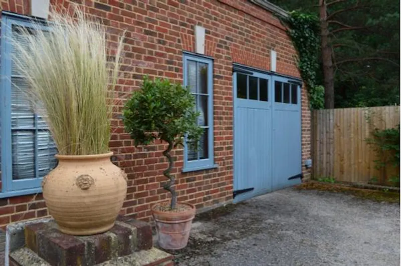 Garage at Family house in Dulwich, E440 (photo 42)
