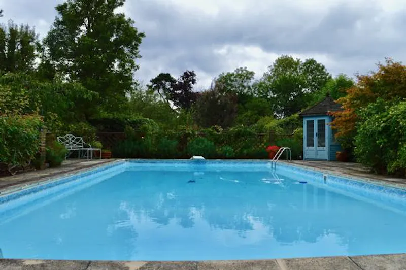 Swimming pool - outdoor at Family house in Dulwich, E440 (photo 58)