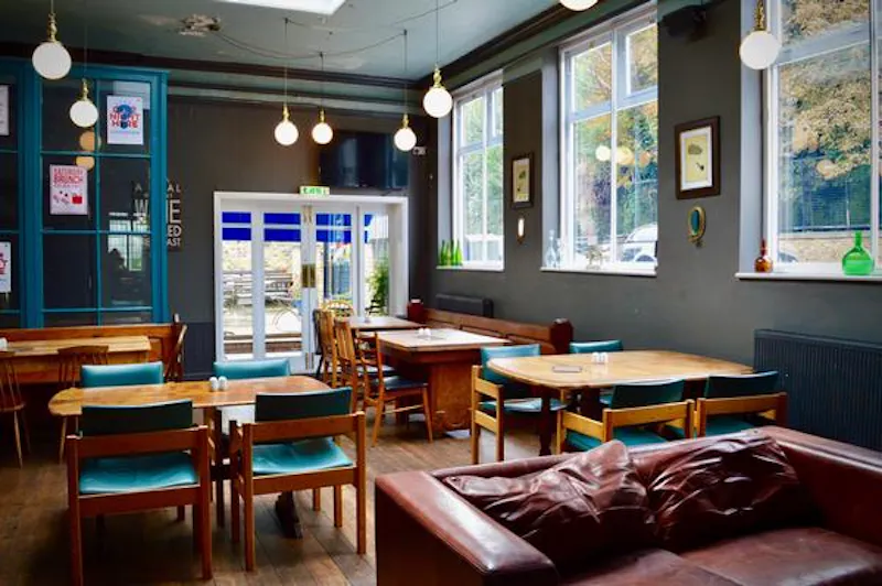 Film location R815 in London (photo 14)