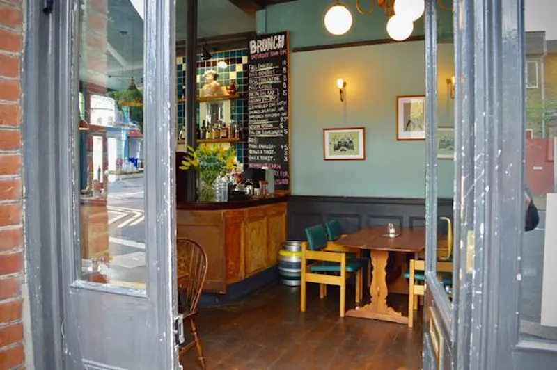 Film location R815 in London (photo 29)