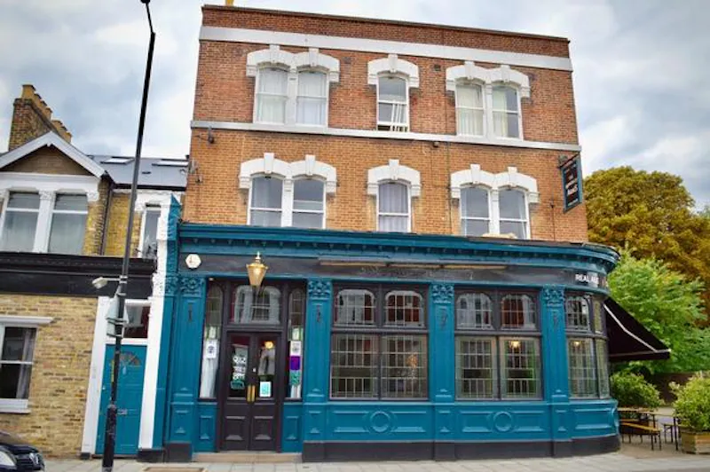 Film location R815 in London (photo 33)