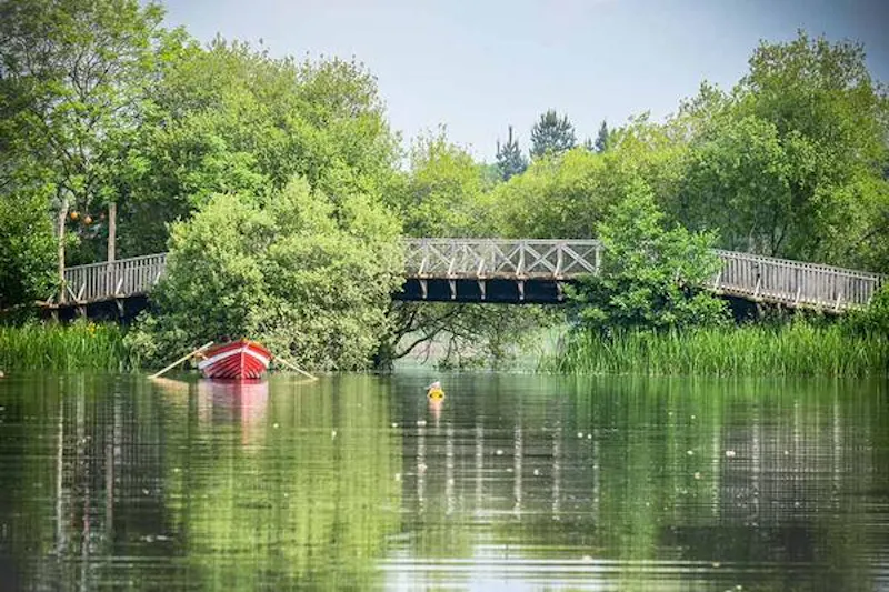 Kemble lakeside cabin, Q124 (photo 95)