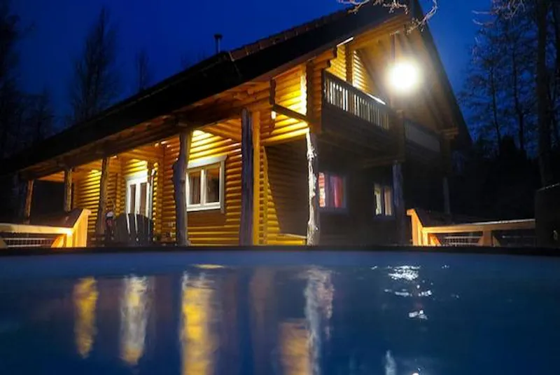 Kemble lakeside cabin, Q124 (photo 114)