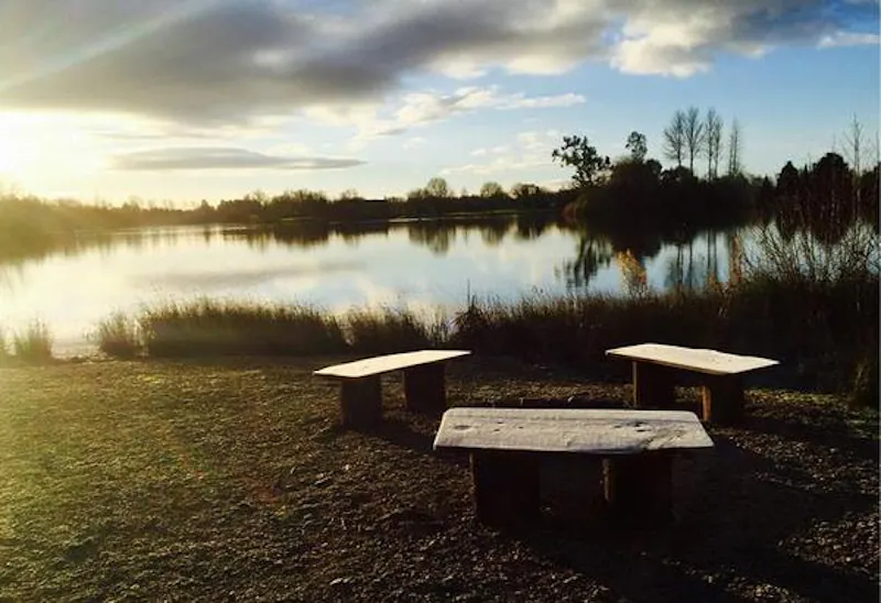 Kemble lakeside cabin, Q124 (photo 117)