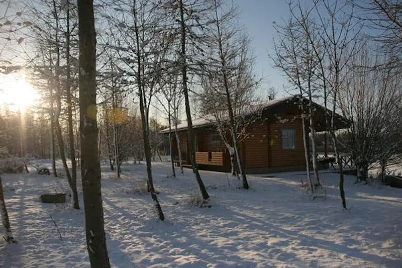 Kemble lakeside cabin, Q124 (photo 144)