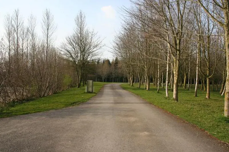 Kemble lakeside cabin, Q124 (photo 151)