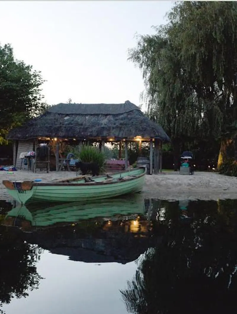 Kemble lakeside cabin, Q124 (photo 154)