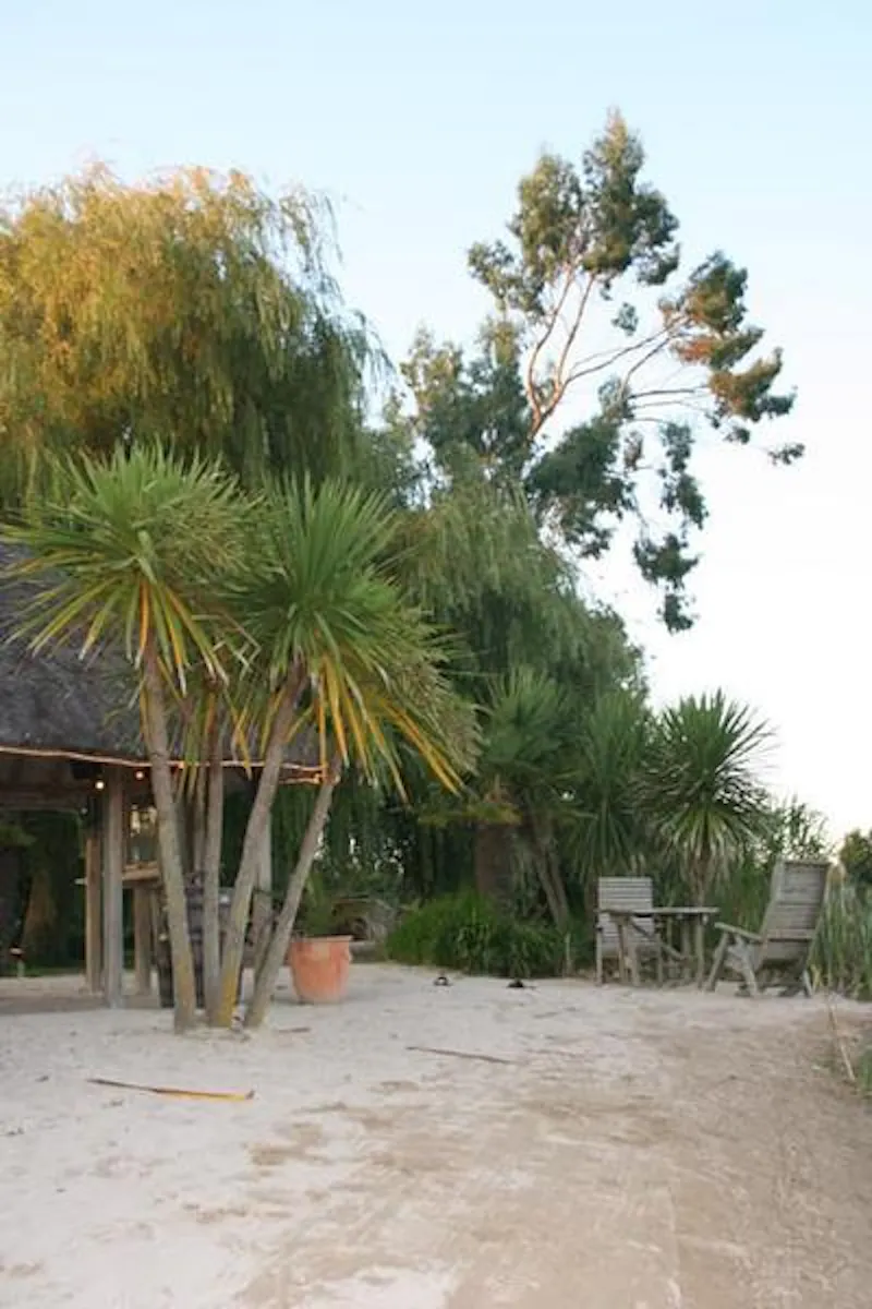 Kemble lakeside cabin, Q124 (photo 159)