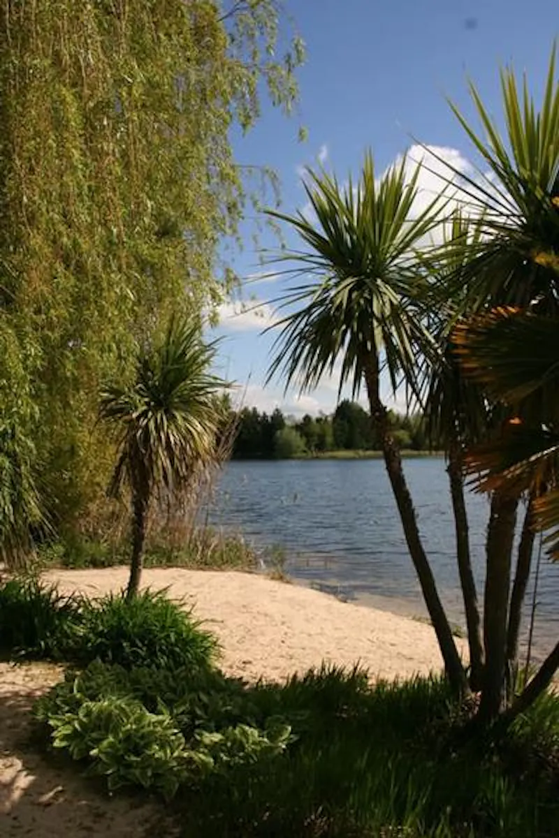 Kemble lakeside cabin, Q124 (photo 160)