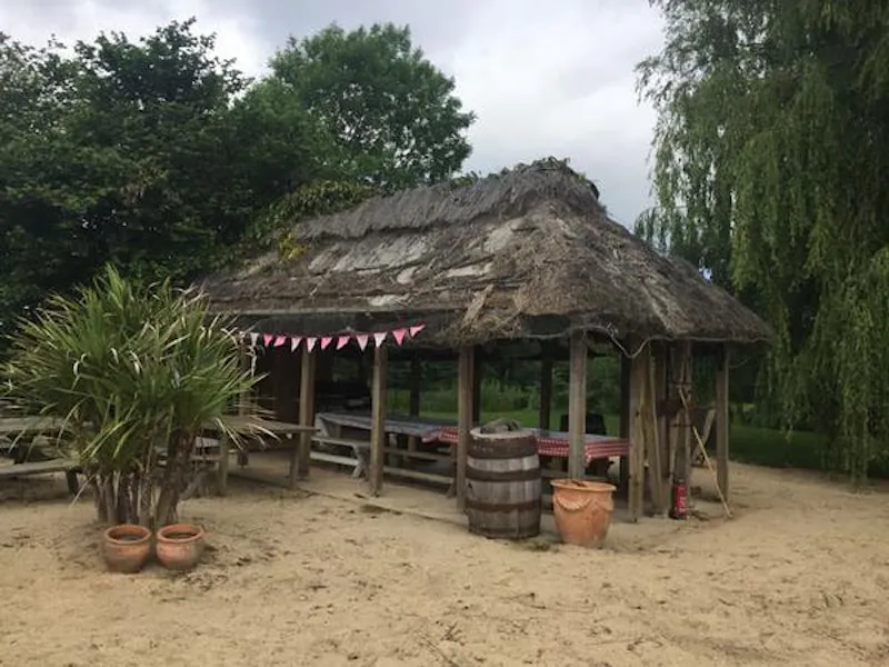 Kemble lakeside cabin, Q124 (photo 161)