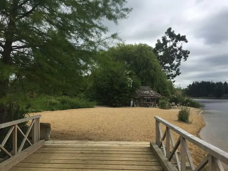 Kemble lakeside cabin, Q124 (photo 162)