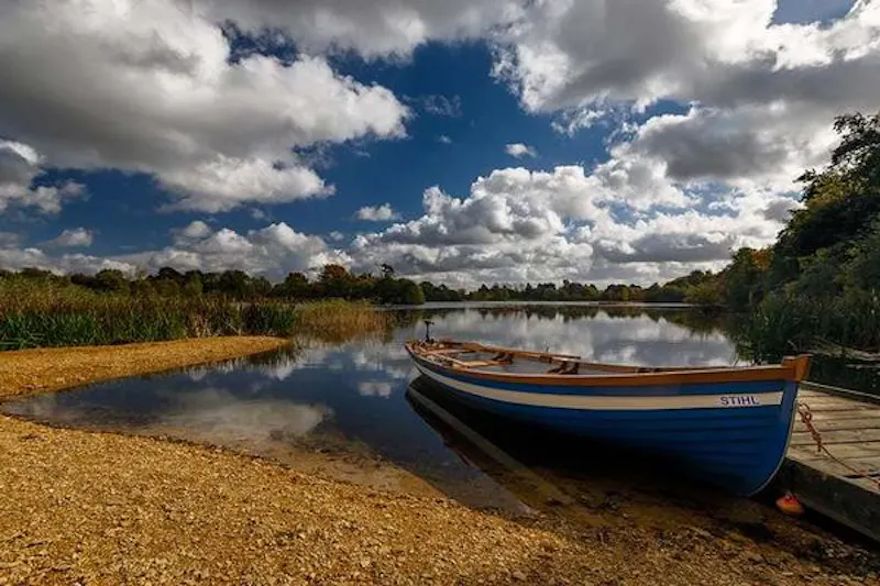 Kemble lakeside cabin, Q124 (photo 177)