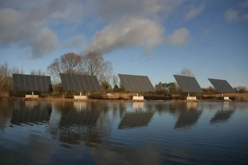 Kemble lakeside cabin, Q124 (photo 182)