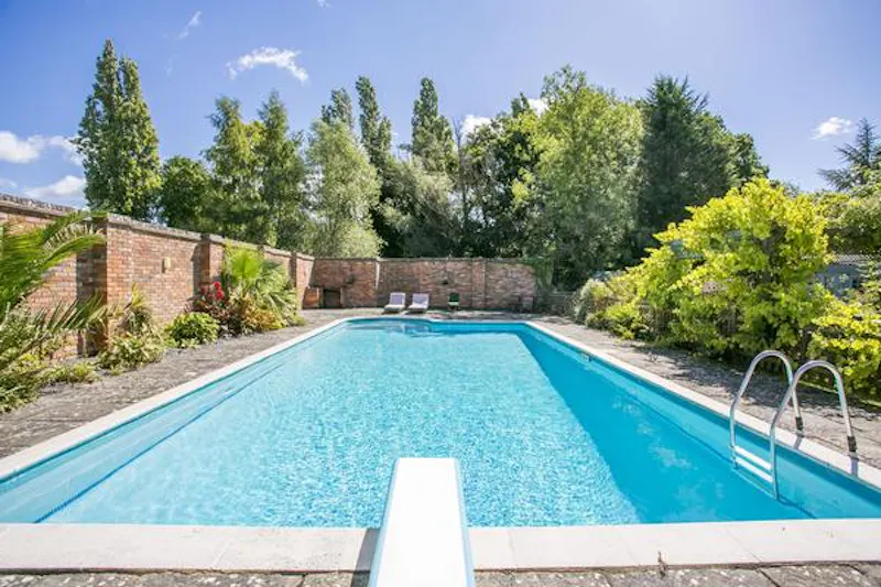 Swimming pool - outdoor at Kentish 17th Century timbered hall, M310 (photo 17)