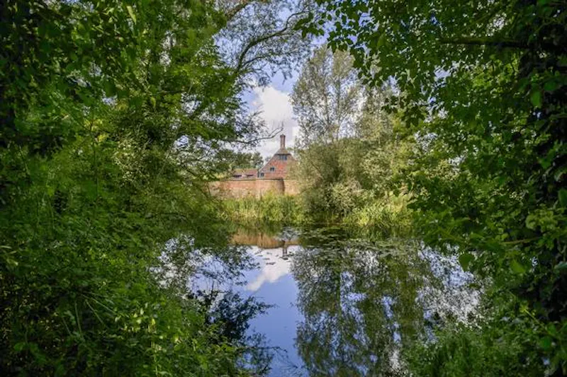 Pond at Kentish 17th Century timbered hall, M310 (photo 23)