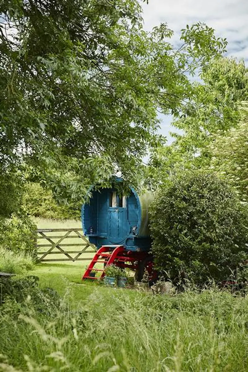 Summer house at Charming manor in South Downs, A1449 (photo 15)