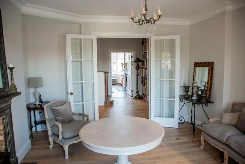 Tucked away Thames townhouse, A1473 (photo 5)