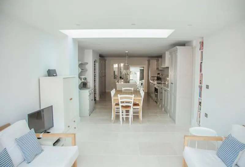 Dining room at Tucked away Thames townhouse, A1473 (photo 10)