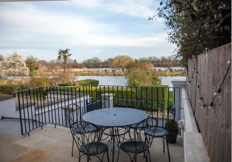 Terrace/Patio at Tucked away Thames townhouse, A1473 (photo 24)