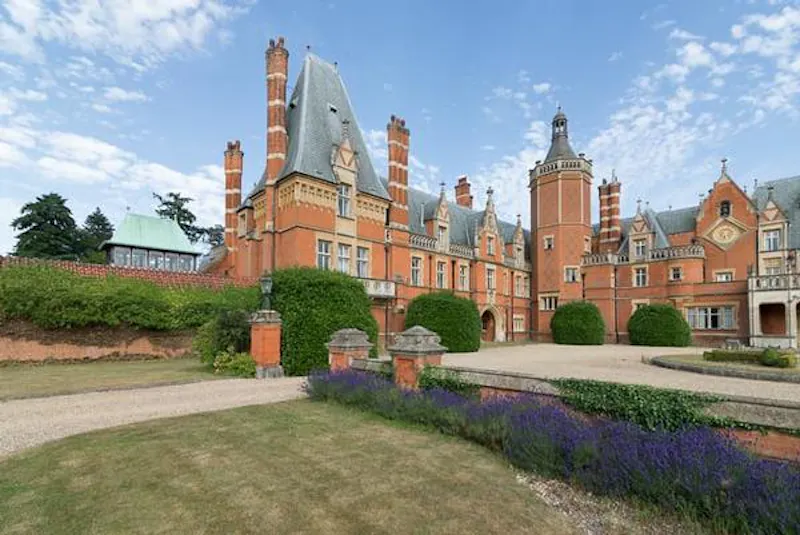 Country manor in Camberley, B1791 (photo 32)