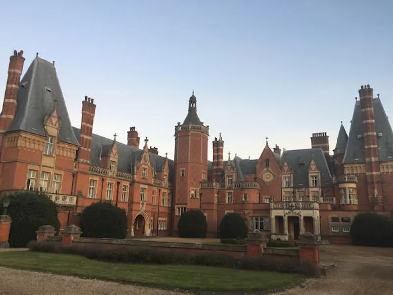 Country manor in Camberley, B1791 (photo 28)