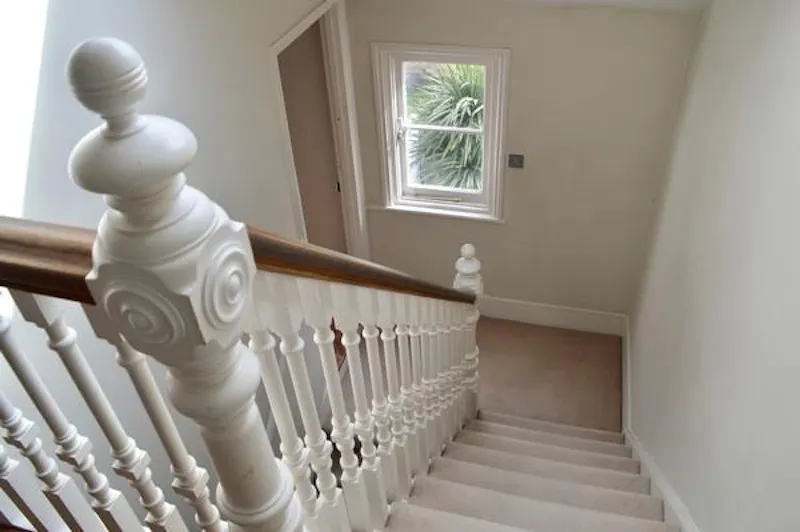 Staircase at Stylish Streatham house, B1798 (photo 37)