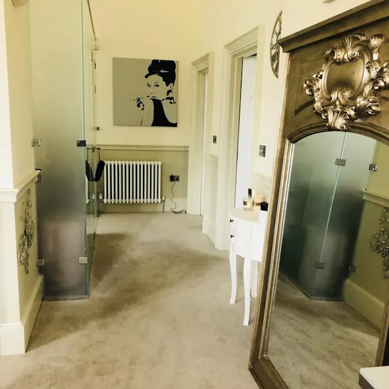 Entrance hall at Ground floor period flat in Denham, F1156 (photo 2)