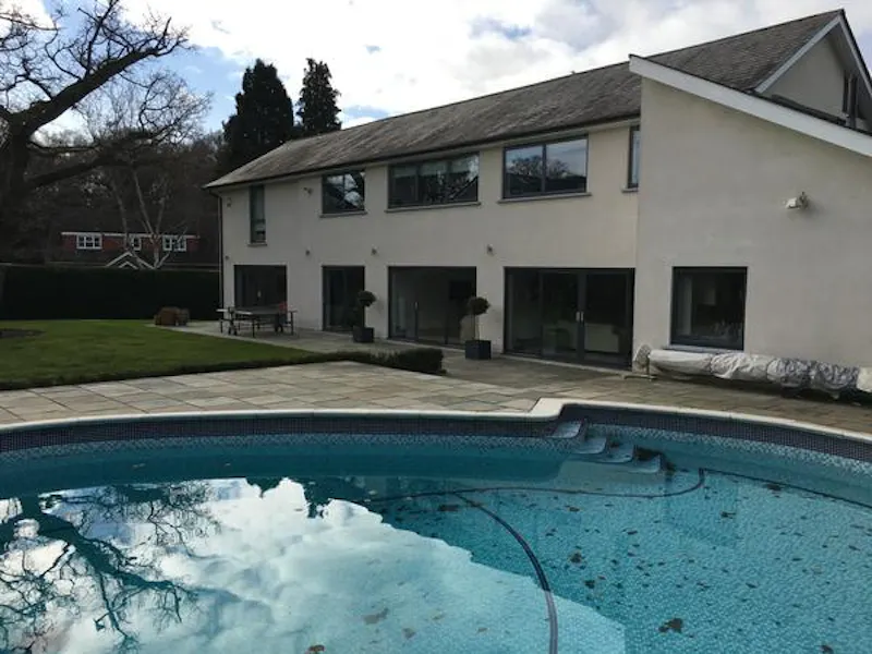 Garden at Modern Esher pool house, K423 (photo 32)