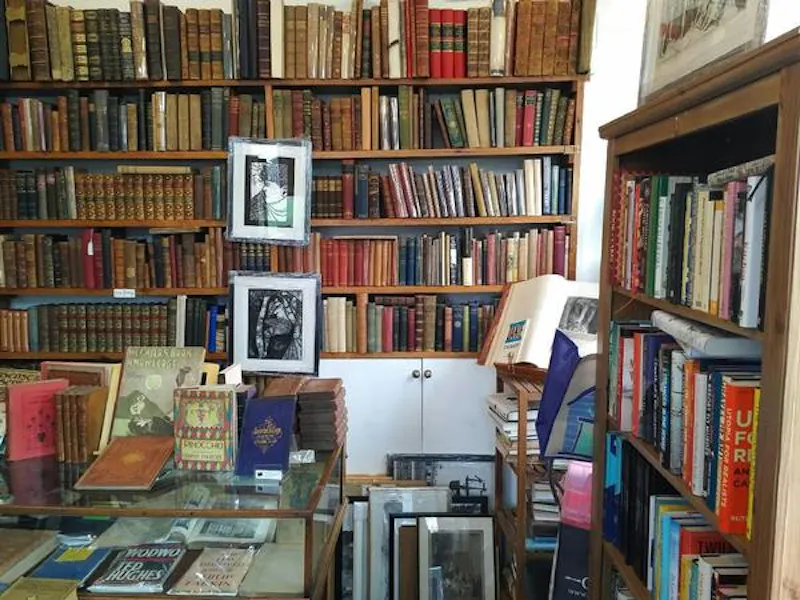 Quaint bookshop in Blackheath, Q129 (photo 3)