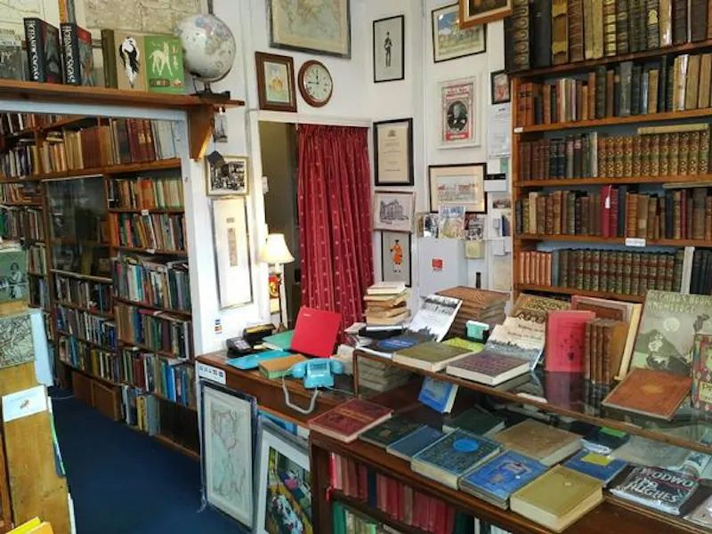 Quaint bookshop in Blackheath, Q129 (photo 4)