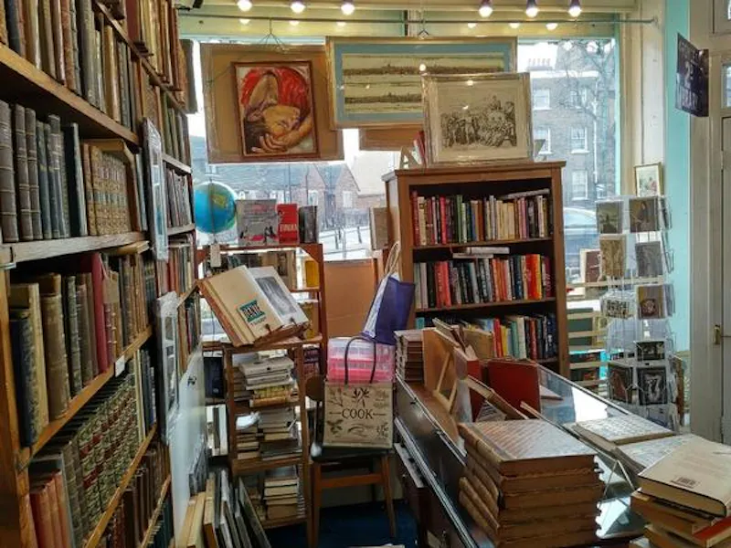 Quaint bookshop in Blackheath, Q129 (photo 10)