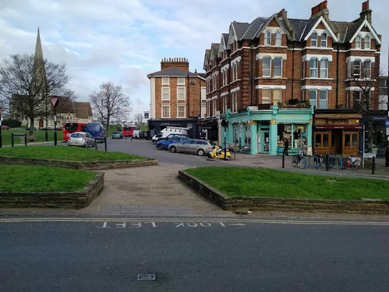 Quaint bookshop in Blackheath, Q129 (photo 13)