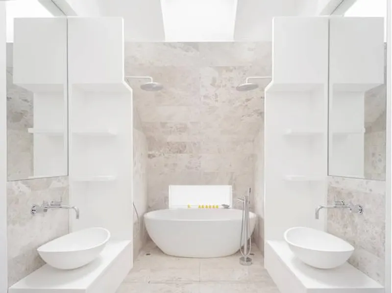 Bathroom at Modern Twickenham atrium house, K424 (photo 13)