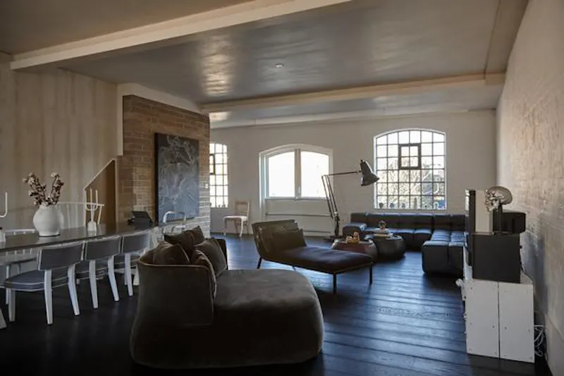 Open plan at Stylish Bethnal Green loft, N444 (photo 3)