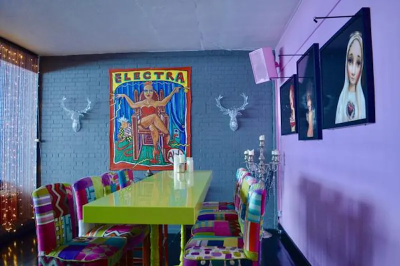 Dining room at Funky apartment in Shoreditch, F1158 (photo 9)