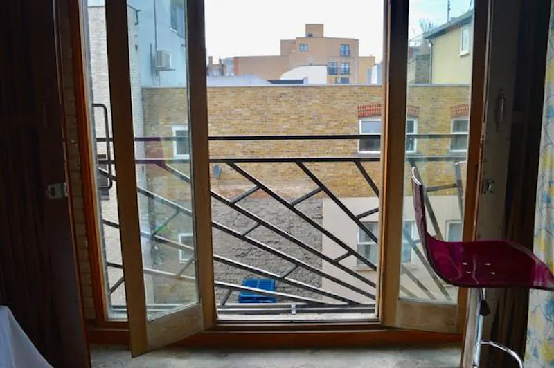 Balcony at Funky apartment in Shoreditch, F1158 (photo 34)