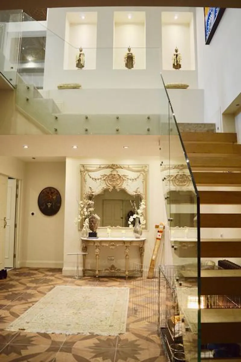 Staircase at Exotic Hackney apartment, F1159 (photo 17)