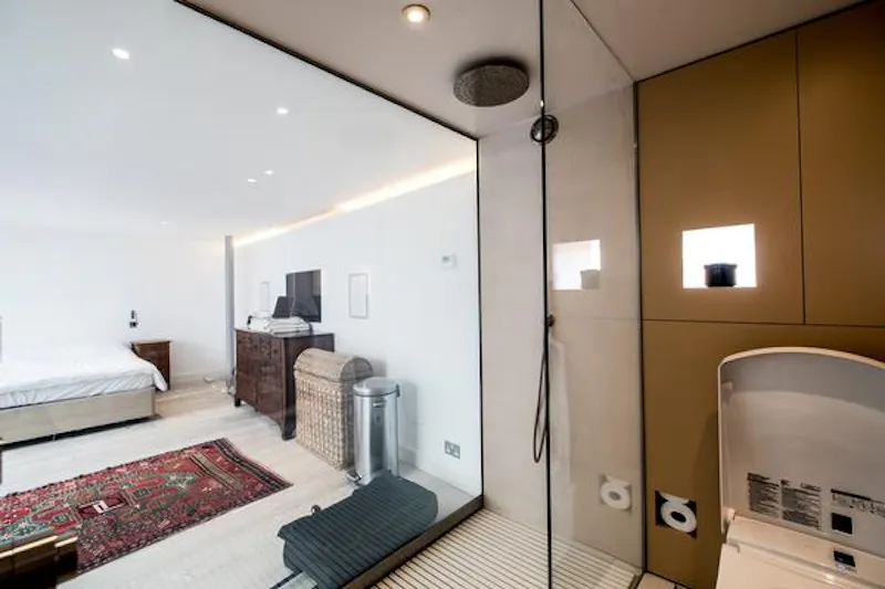 Bedroom at Clerkenwell atrium house, K427 (photo 17)