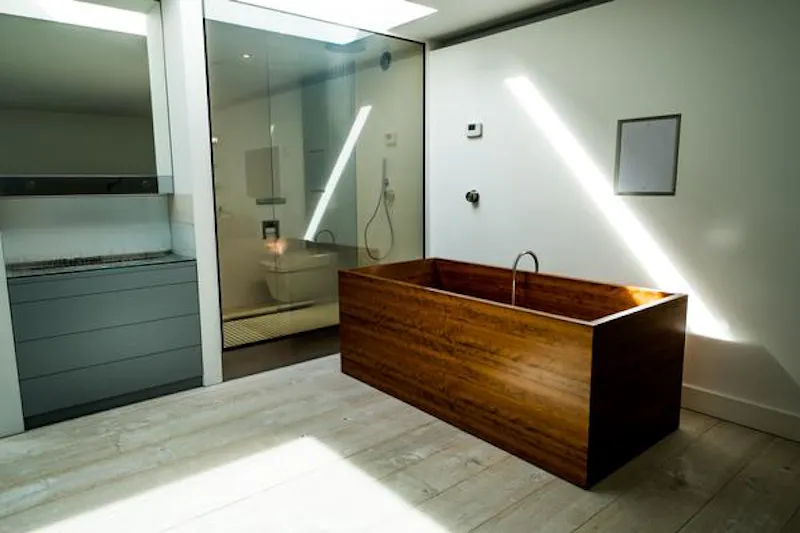 Bathroom at Clerkenwell atrium house, K427 (photo 19)
