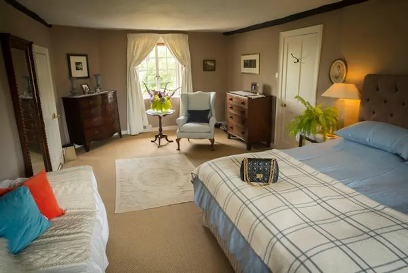 Bedroom at Film location H180 in West Sussex (photo 10)
