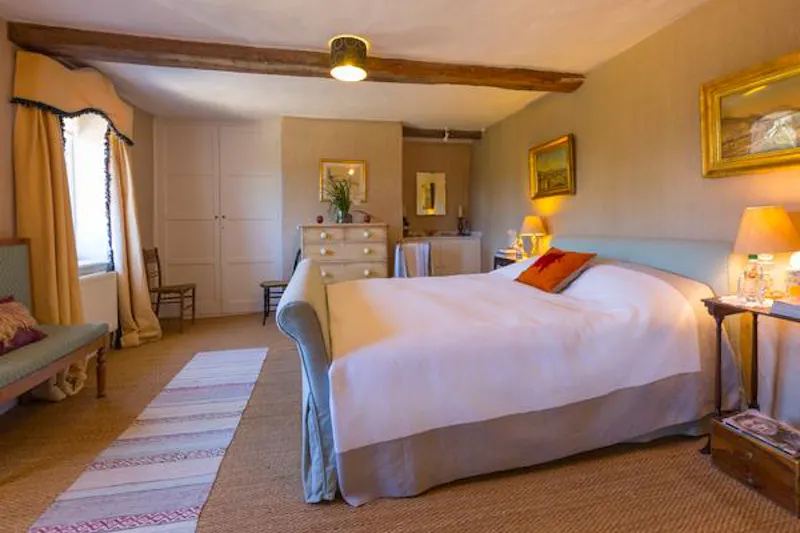 Bedroom at Film location H180 in West Sussex (photo 12)