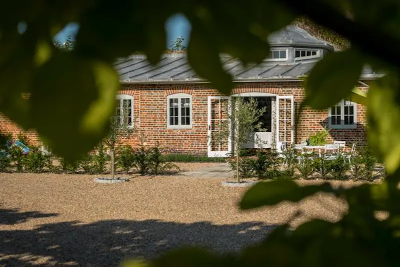 Film location H180 in West Sussex (photo 17)