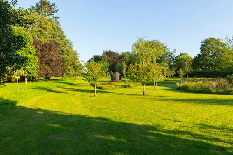 Film location H180 in West Sussex (photo 38)